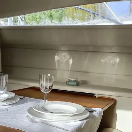 Sunset River Tekne *