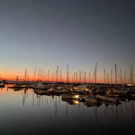 Sunset River ספינת מלון *