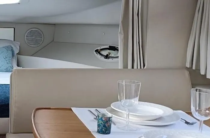 بوتيل Sunset River *